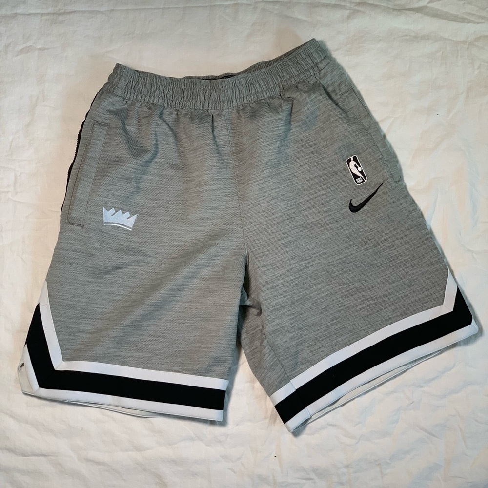 Sacramento Kings NBA Basketball shorts - men’s medium